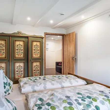 Zuckerbauernhof Mit Hund St. Georgen im Schwarzwald